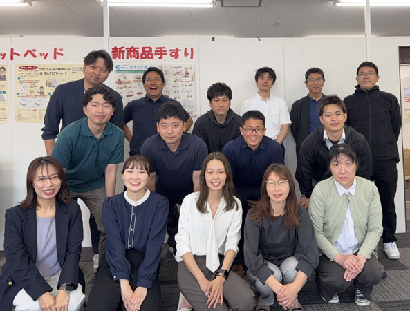 メディカル名古屋営業所の集合写真