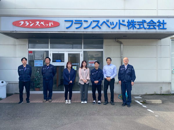メディカル北陸営業所の集合写真