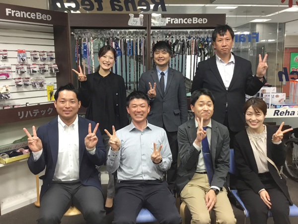 メディカル大阪池田営業所の集合写真