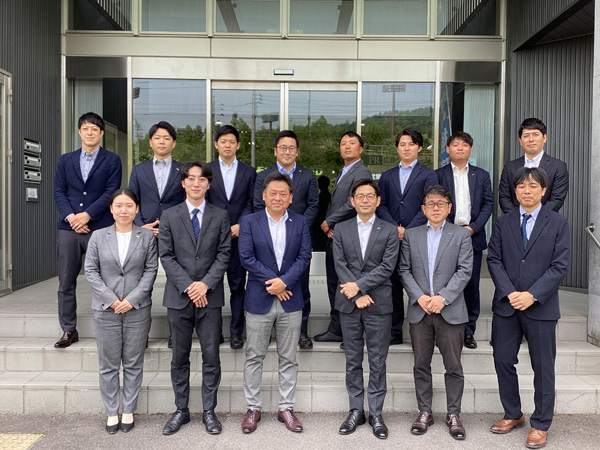 メディカル広島営業所の集合写真