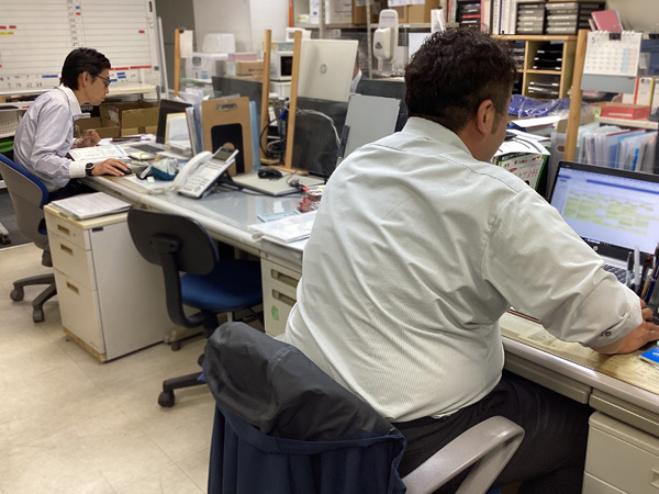 メディカル六本木営業所の事務所内