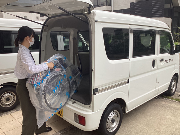 メディカル市川営業所の社用車