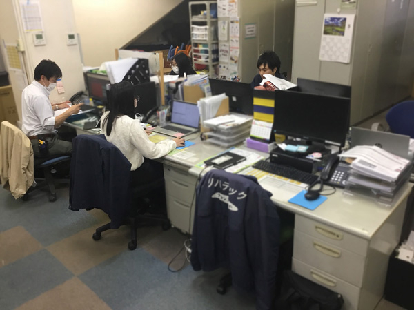 メディカル調布営業所の事務所
