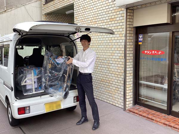 メディカル町田営業所の積込みの様子