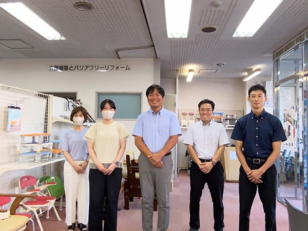 メディカル青葉営業所の集合写真