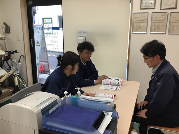 メディカル横浜旭営業所の社用車
