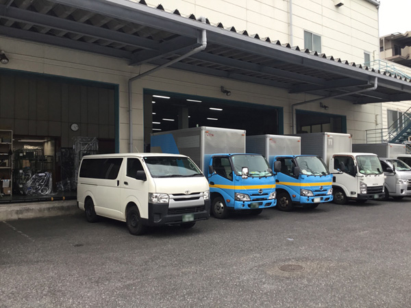 メディカル大和営業所の社用車